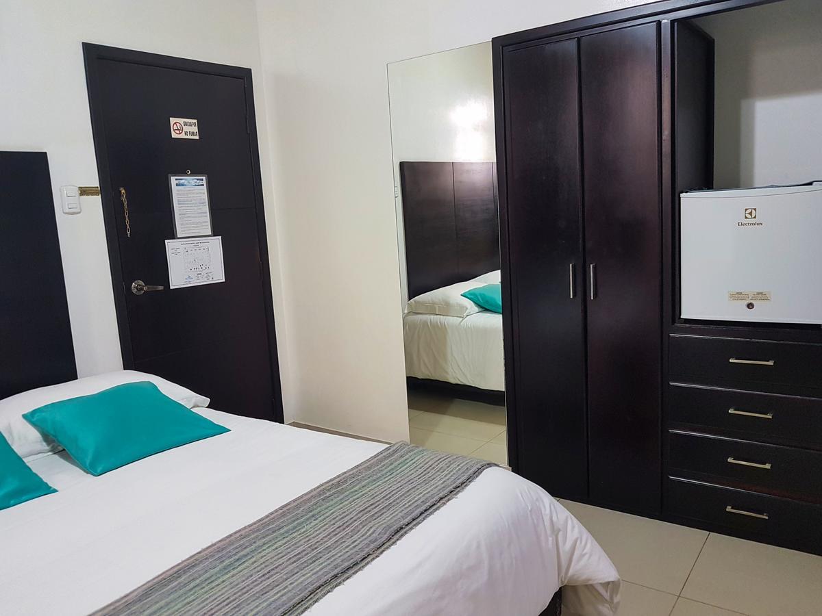 Hostal Blue Pacific Manta Kültér fotó
